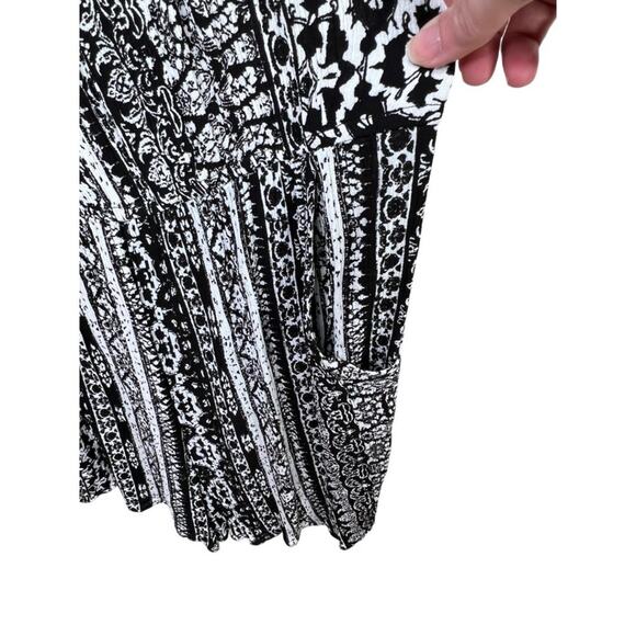 Apt 9 Open Shoulder Romper Size Large - Picture 4 of 6